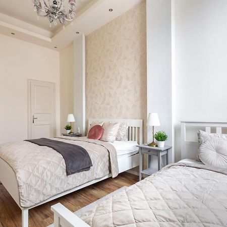 Luxurious Central Apartment In Liszt Ferenc Square بودابست المظهر الخارجي الصورة