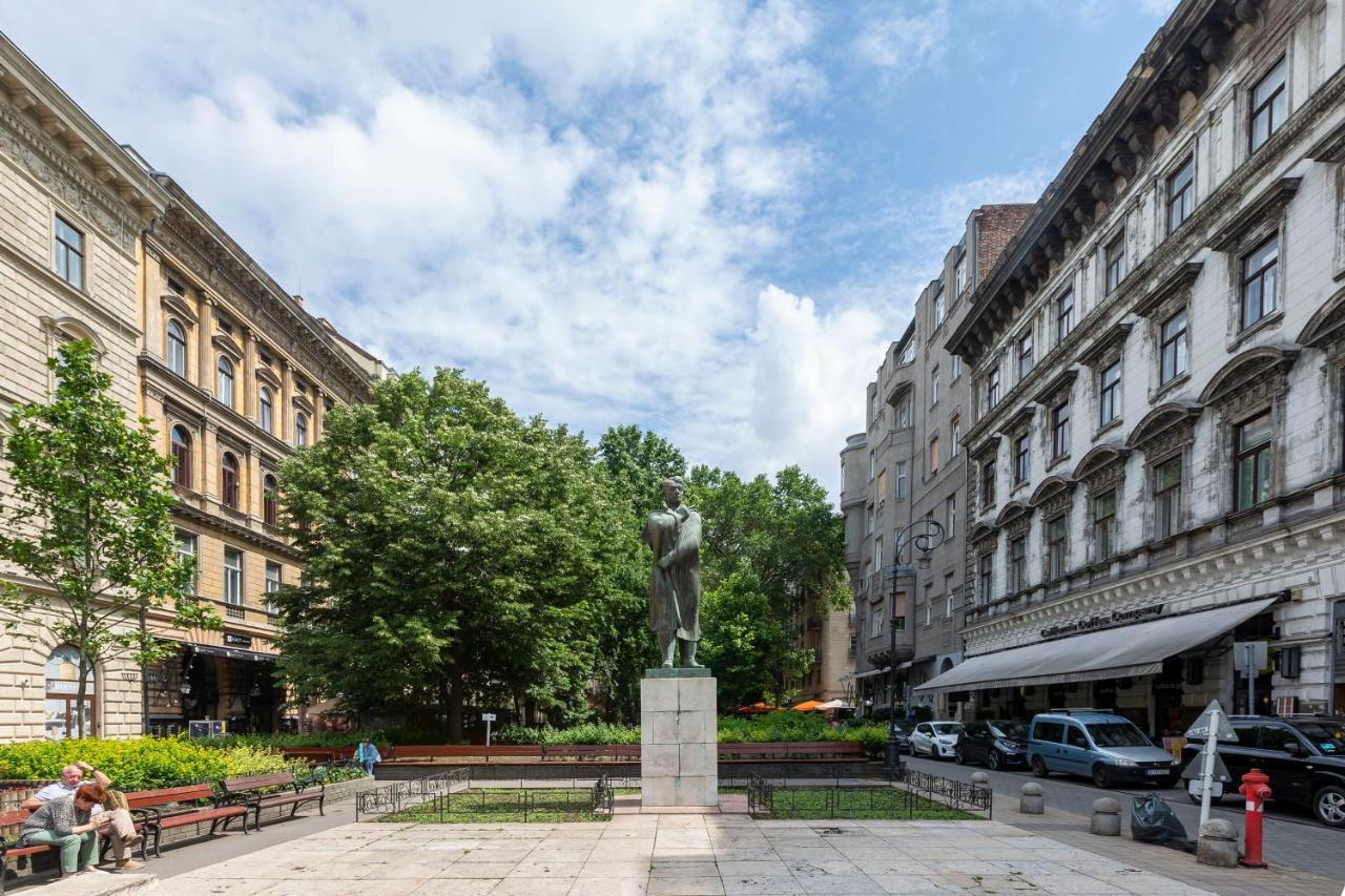 Luxurious Central Apartment In Liszt Ferenc Square بودابست المظهر الخارجي الصورة