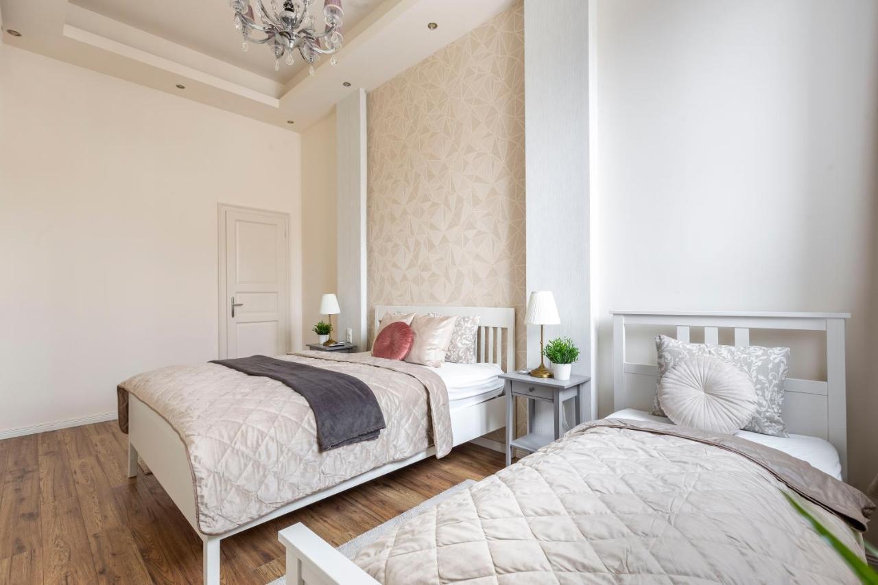 Luxurious Central Apartment In Liszt Ferenc Square بودابست المظهر الخارجي الصورة