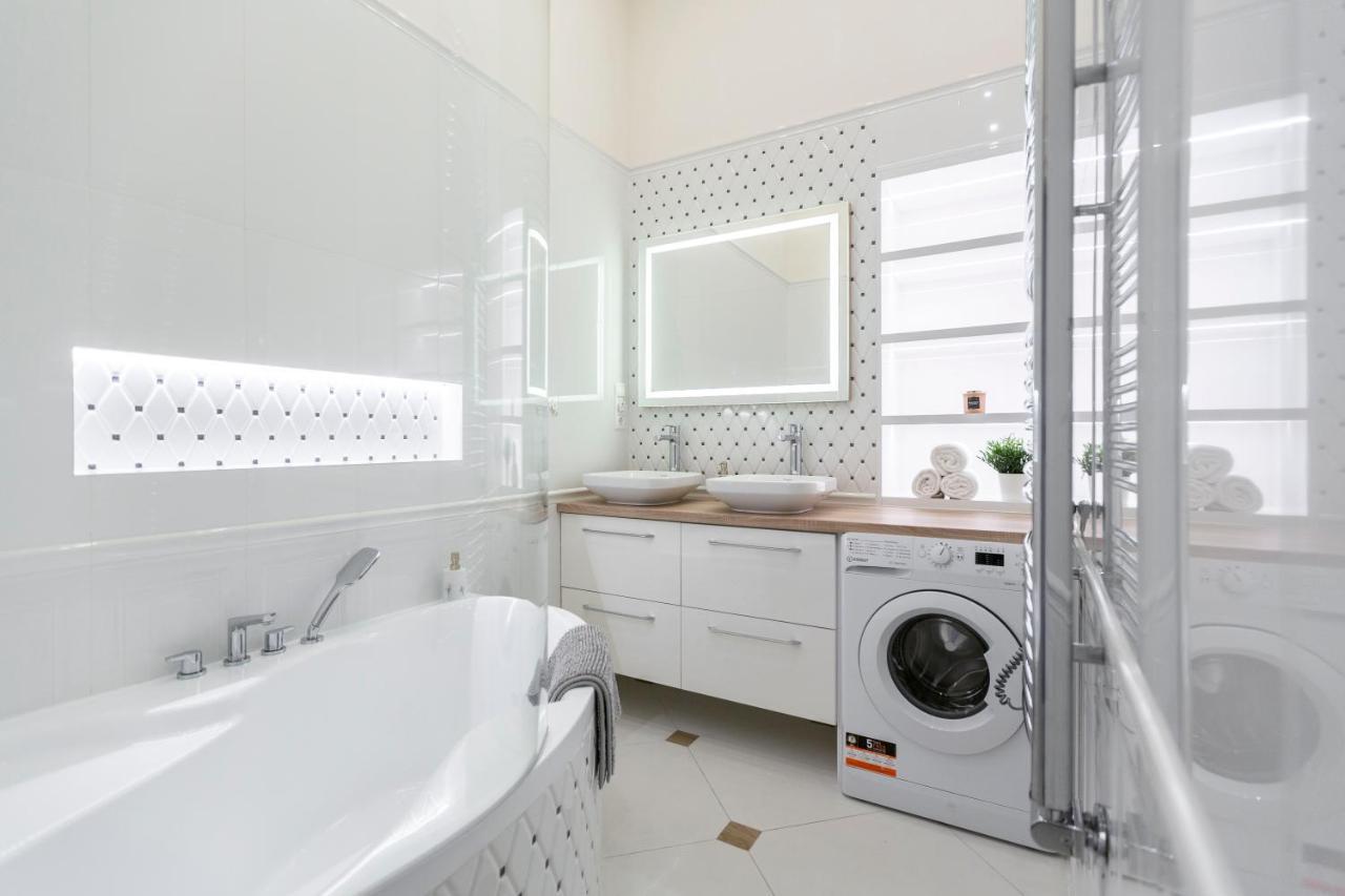 Luxurious Central Apartment In Liszt Ferenc Square بودابست المظهر الخارجي الصورة